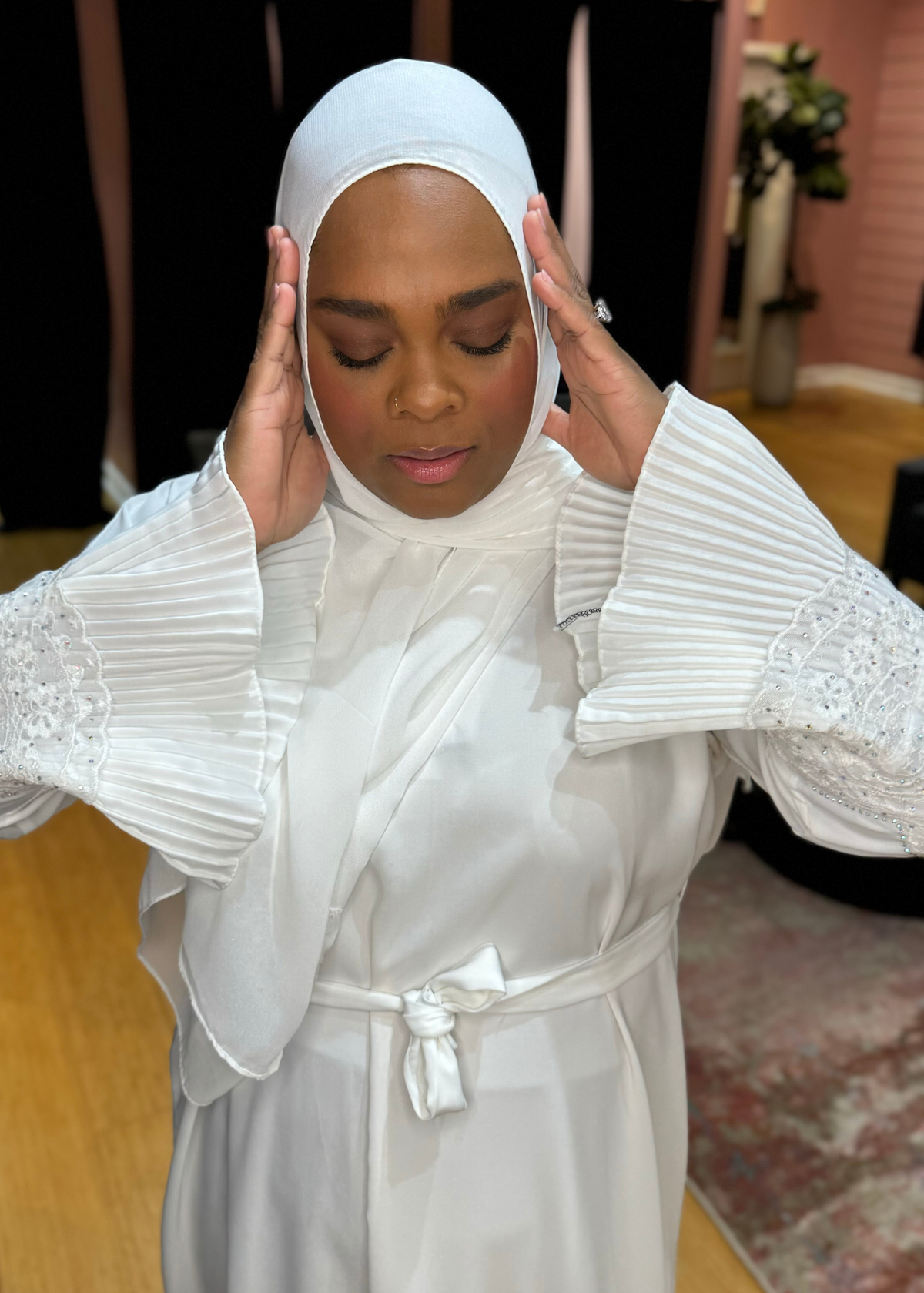 White - Pleated Lace Abaya