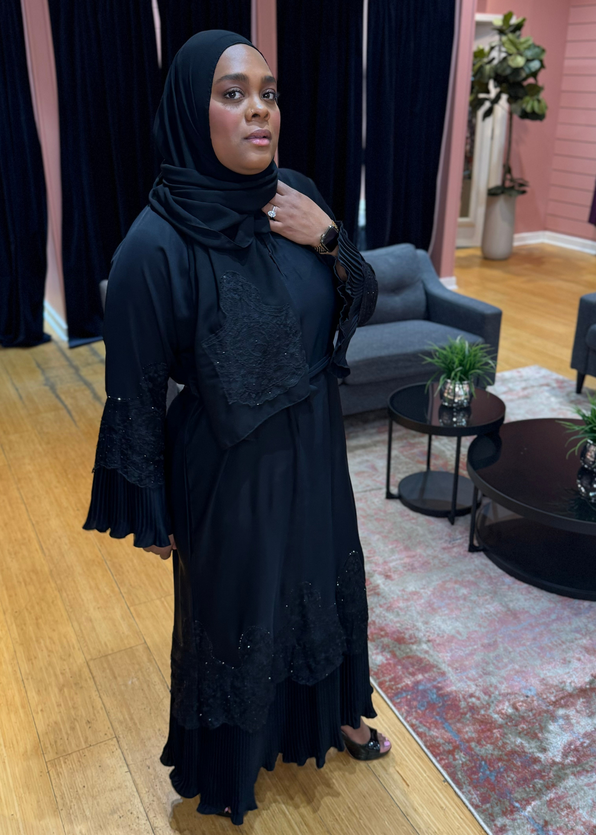 Black - Pleated Lace Abaya