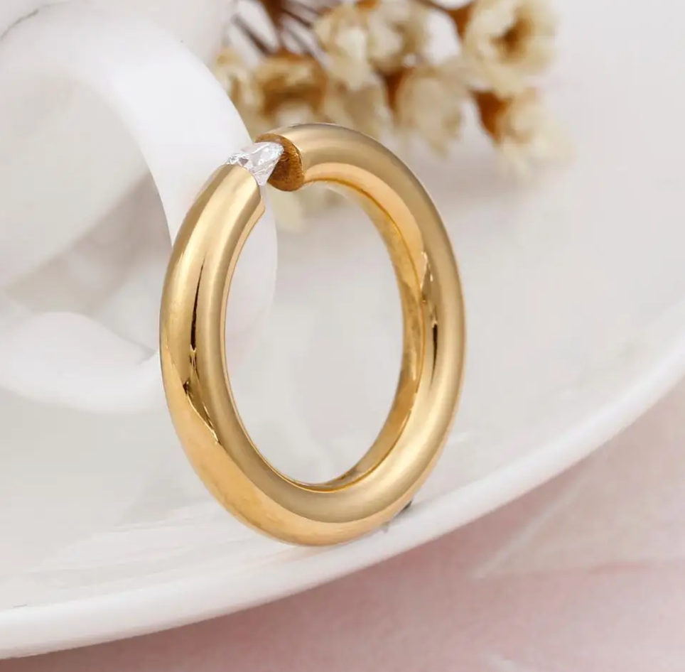Single Diamond - Gold Ring